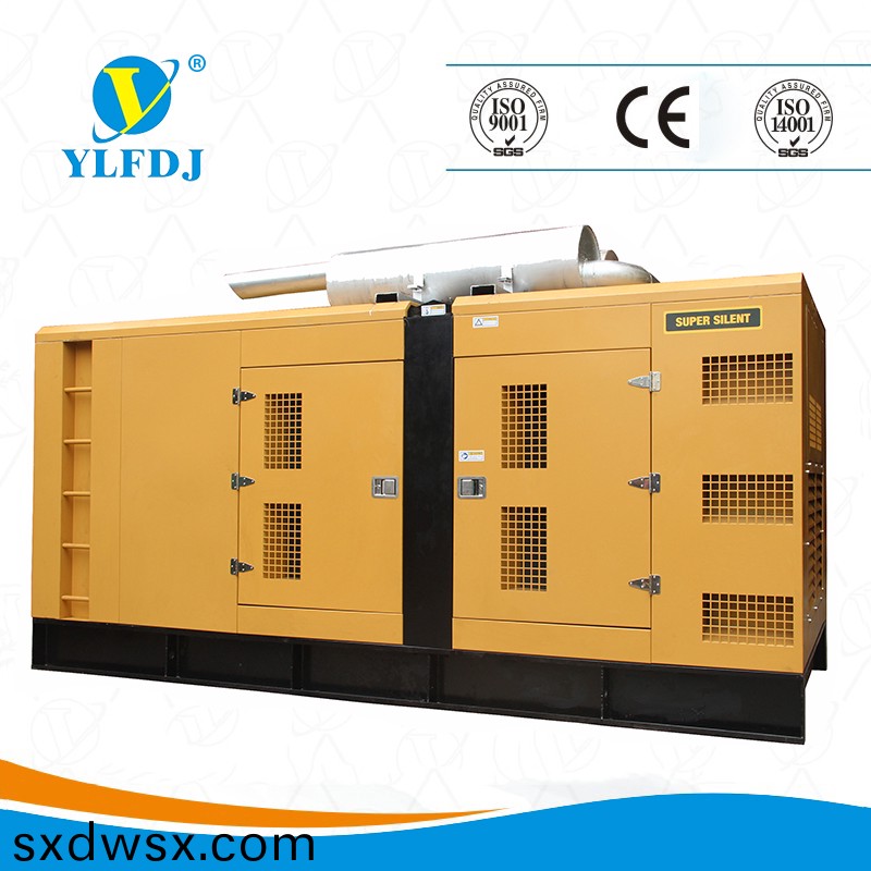 康明斯(si)雙水箱(xiang)靜(jing)音髮電機組